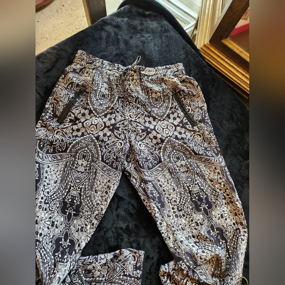 Spring pants - Picture 2 of 8